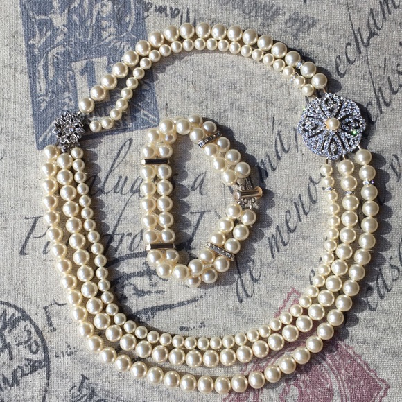 Three String Pearl Necklace/ Bracelet Set - Picture 1 of 5